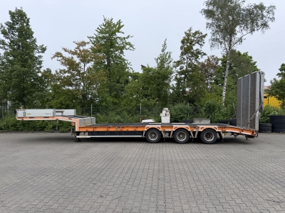 HUMBAUR HTS30 3 Achs Satteltieflader, neuwertig