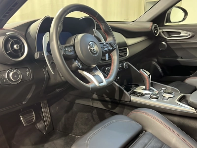 Alfa Romeo Giulia 2.0 Competizione Q4 | MATRIX | 19" LM 