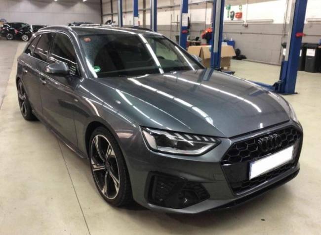 Audi A4 35 TDI S line