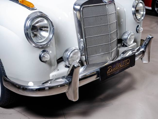 Mercedes-Benz 219 Ponton (W105) 