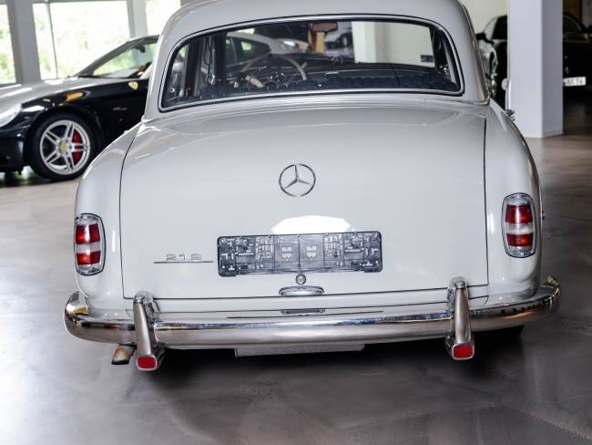 Mercedes-Benz 219 Ponton (W105) 