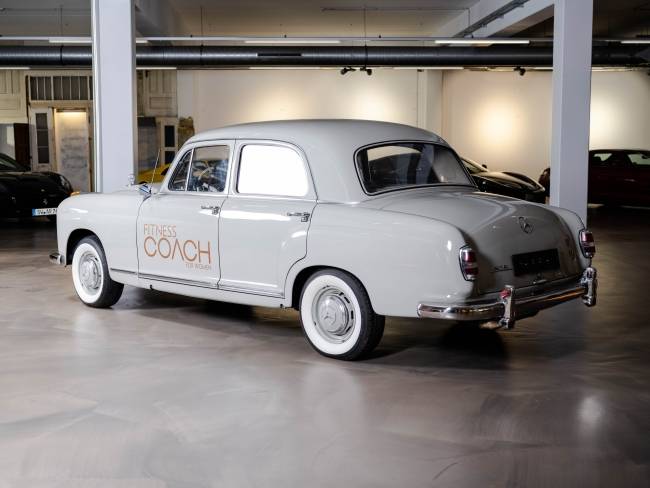 Mercedes-Benz 219 Ponton (W105) 
