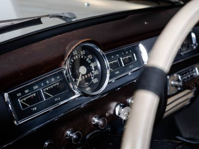 Mercedes-Benz 219 Ponton (W105) 