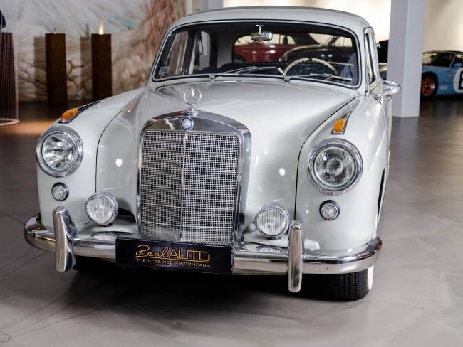 Mercedes-Benz 219 Ponton (W105) 