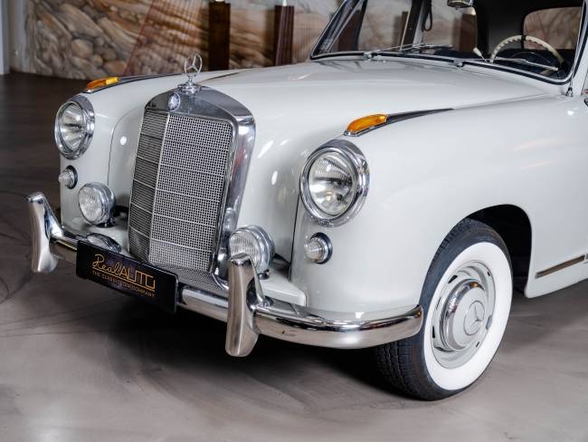 Mercedes-Benz 219 Ponton (W105) 