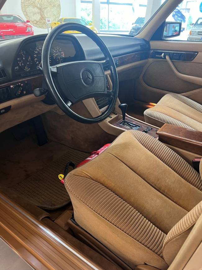 Mercedes-Benz 560 SEL W 126 *Vollrestauration