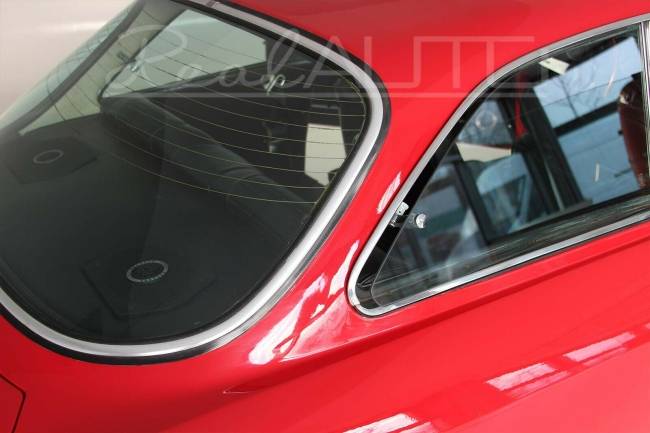 Alfa Romeo GT 2000 Bertone