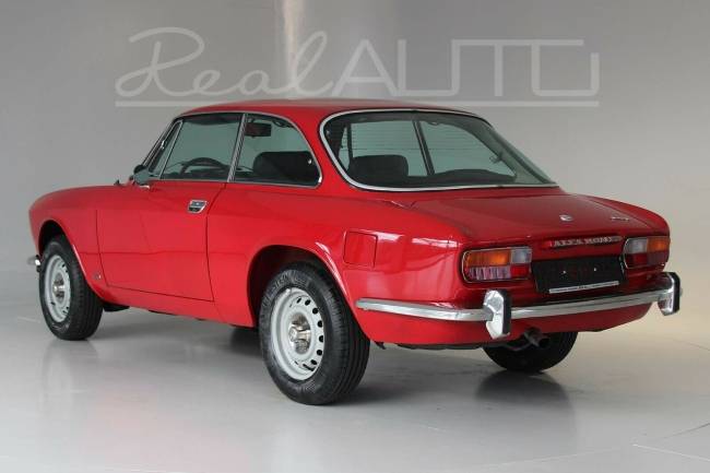 Alfa Romeo GT 2000 Bertone