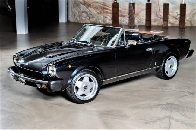 Fiat 124 Spider 