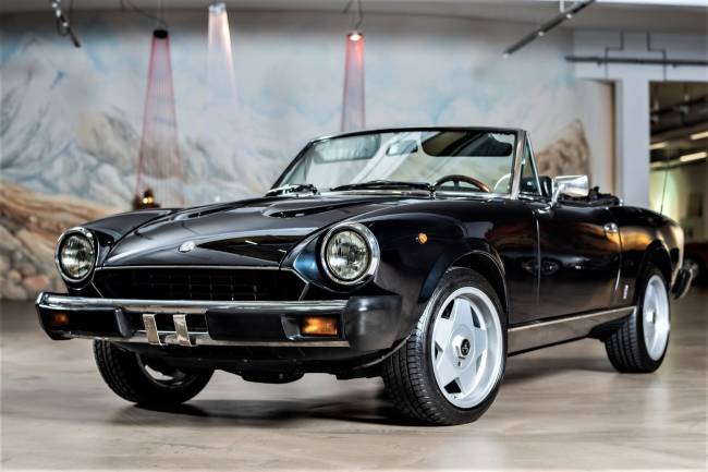 Fiat 124 Spider 