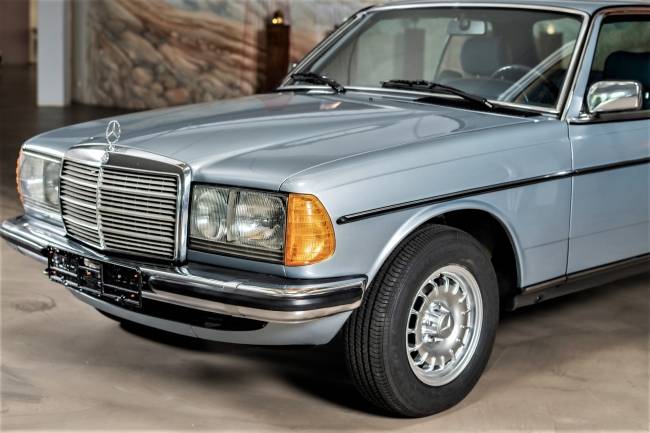 Mercedes-Benz CE 230 W123 Vollrestauration*ABS*Klima*Automatik