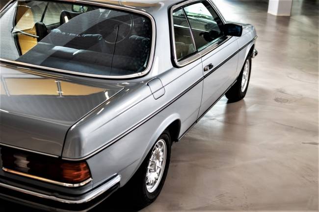 Mercedes-Benz CE 230 W123 Vollrestauration*ABS*Klima*Automatik