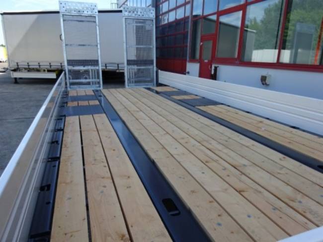 Möslein TTT 11-6,2 BR Weiß Tandemtieflader mit breiten Rampen
Neufahrzeug