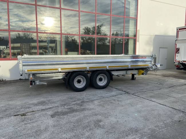 Möslein TTD 11 Breite Reifen 4,5 m Kipper Tieflader, Breite Reifen, 4,5 m lang
-- Neufahrzeug --