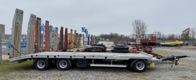 Möslein TO 3 F Schwebheim Neuwertig 3 Achs Tieflader 8,10 m Ladefläche