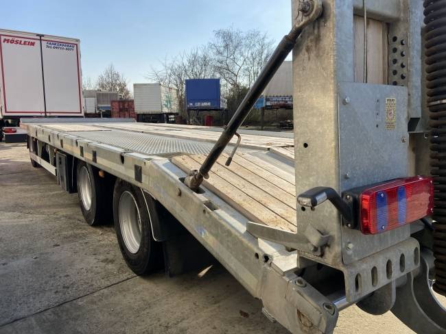 Möslein TO 3 F Schwebheim Neuwertig 3 Achs Tieflader 8,10 m Ladefläche