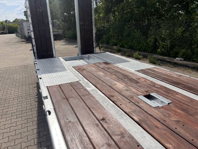 Möslein T4 VB H1 gerade neuer 4 Achs Tieflader gerade hydraulischen Rampen