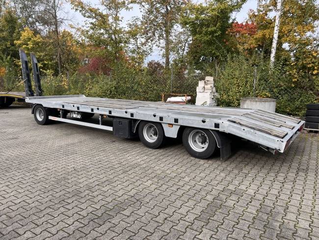 Möslein TO 3 F Schwebheim 3 Achs Tiefladeranhänger