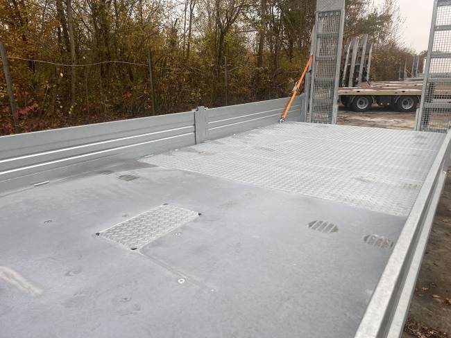 Möslein T 2  GG10,9 Neuer 2 Achs Tieflader- Anhänger