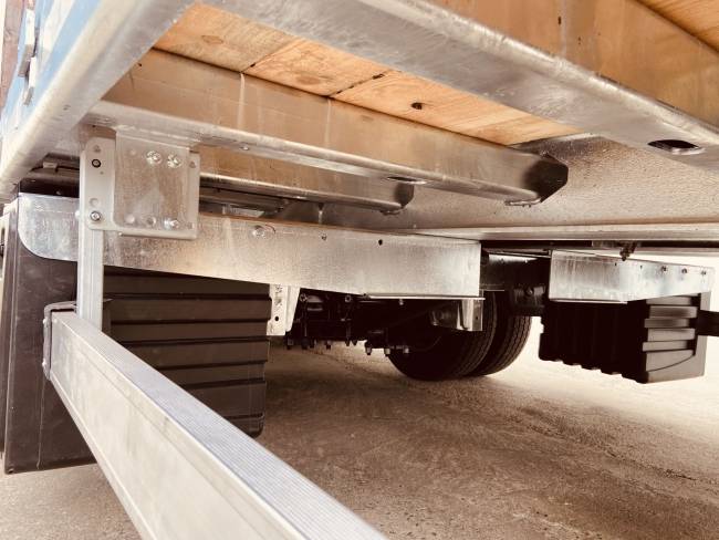 Möslein TT 31 31 t Tridem- Tieflader 3 Achs, 8 m Ladefläche
Neufahrzeug