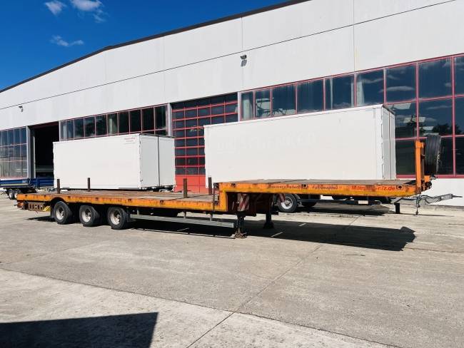Möslein STO 3 Schwebheim 3 Achs Satteltieflader Plato 45 t GG
für Fertigteile, Baumaschinen oder Container