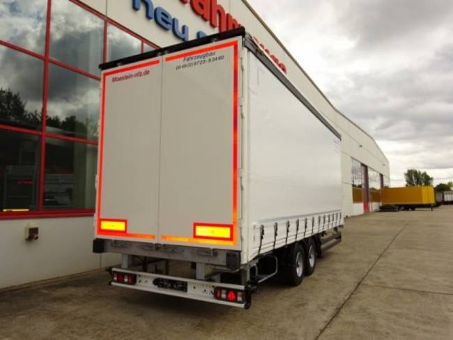 Möslein TPW 105 D Schwebheim Tandem- Planenanhänger Durchladen