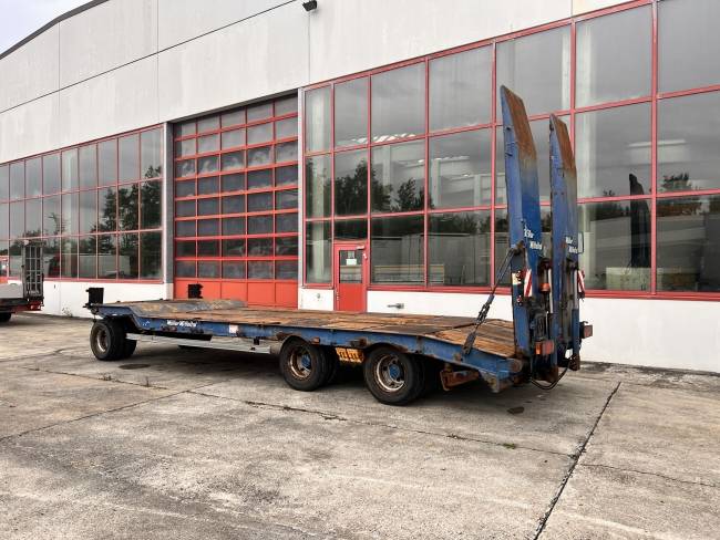 MUELLER-MITTELTAL T3 KOMPAKT 30,0 3 Achs Tiefladeranhänger