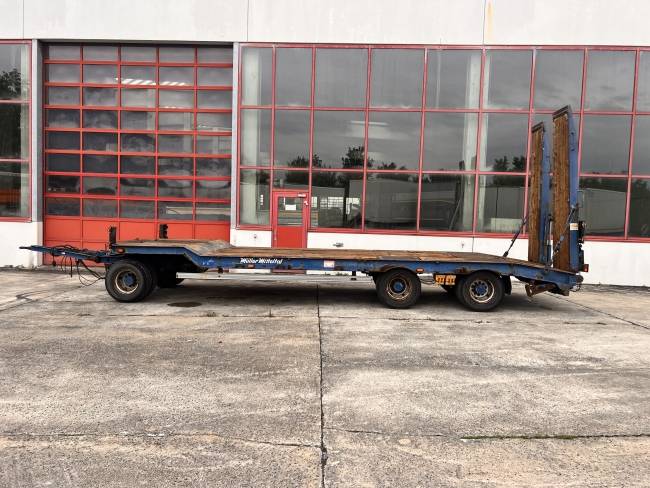 MUELLER-MITTELTAL T3 KOMPAKT 30,0 3 Achs Tiefladeranhänger