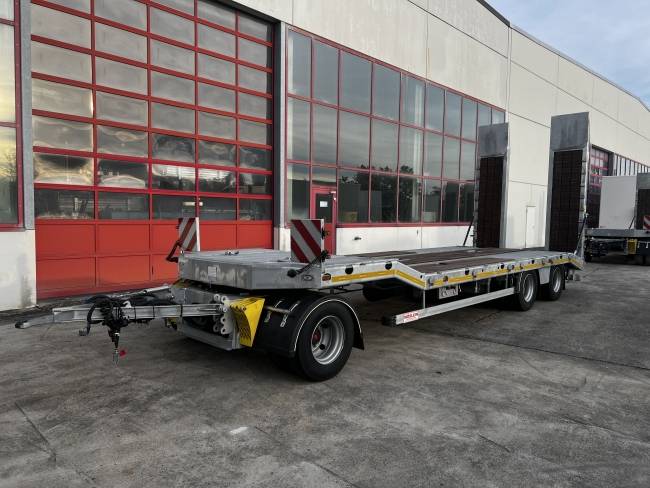 Möslein TA3 Schwebheim 3 Achs Tiefladeranhänger, neuwertig