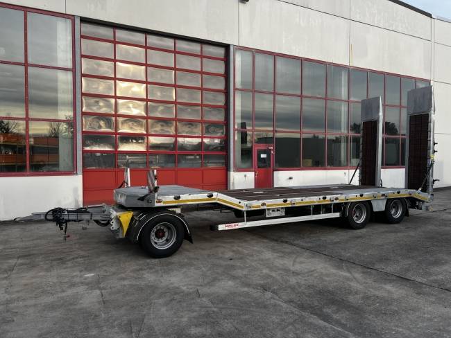 Möslein TA3 Schwebheim 3 Achs Tiefladeranhänger, neuwertig