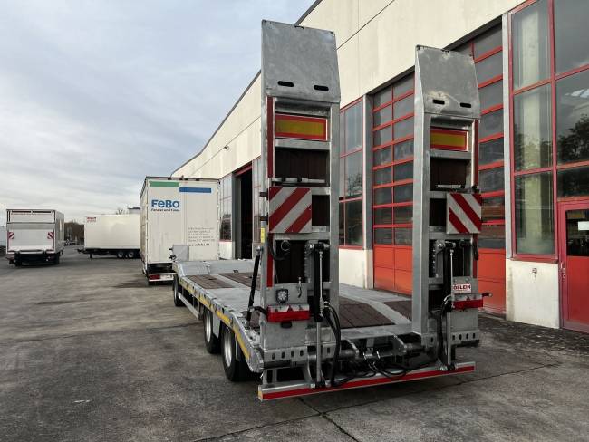 Möslein TA3 Schwebheim 3 Achs Tiefladeranhänger, neuwertig