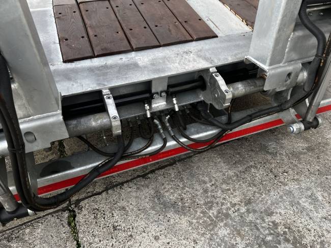 Möslein TA3 Schwebheim 3 Achs Tiefladeranhänger, neuwertig