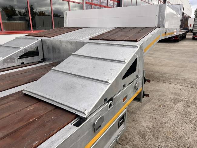 Möslein ST 3 3 Achs Satteltieflader neu