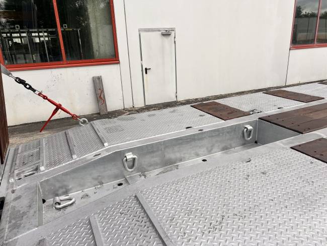 Möslein ST 3 3 Achs Satteltieflader neu