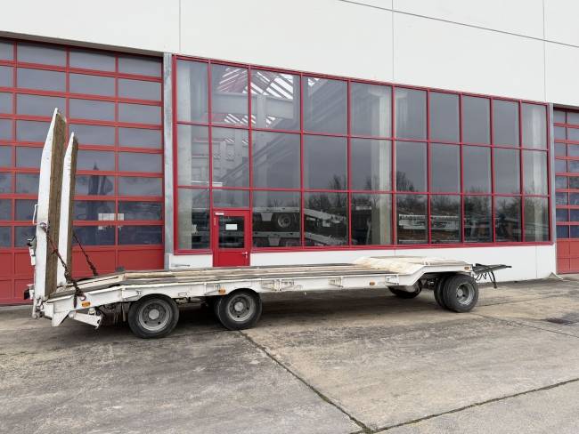 MUELLER-MITTELTAL T3 3 Achs Tiefladeranhänger