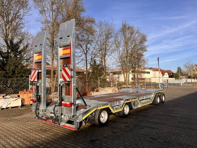 Möslein T 4 VB H1 R neuer 4 Achs Tieflader + Radmulden