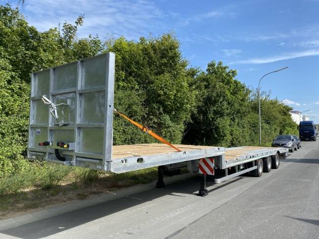 Möslein ST 3-Plato 9,4 3 Achs Satteltieflader Plato 45 t GG
für Fertigteile, Baumaschinen oder Container
