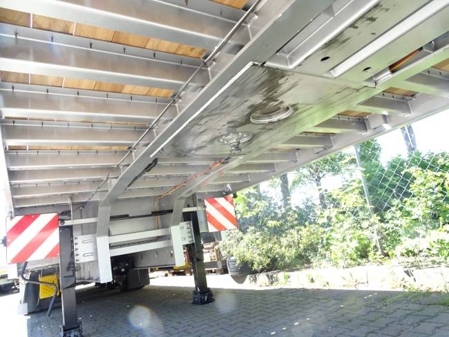 Möslein ST 3 Plato 8,7 3 Achs Satteltieflader Plato 45 t GG
für Fertigteile, Baumaschinen