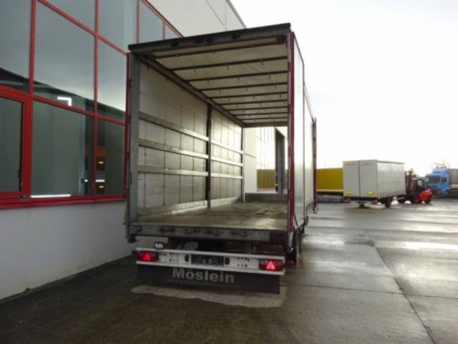 Möslein TP 11 Schwebheim Tandem- Schiebeplanenanhänger zum Durchladen