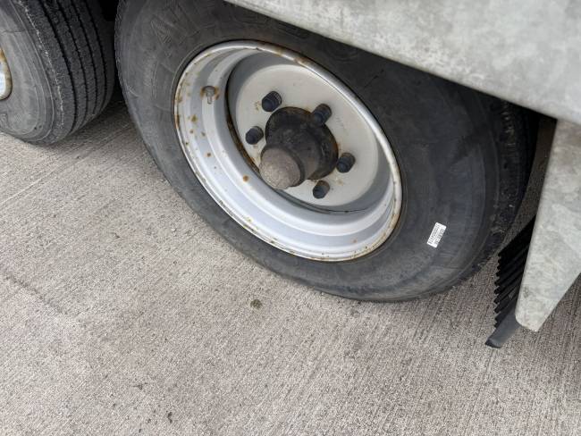 ANDERE TT Tandemtieflader, hydr. Rampen, wenig Benutzt