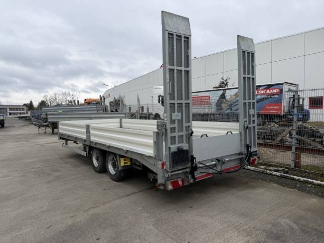 ANDERE TT Tandemtieflader, hydr. Rampen, wenig Benutzt