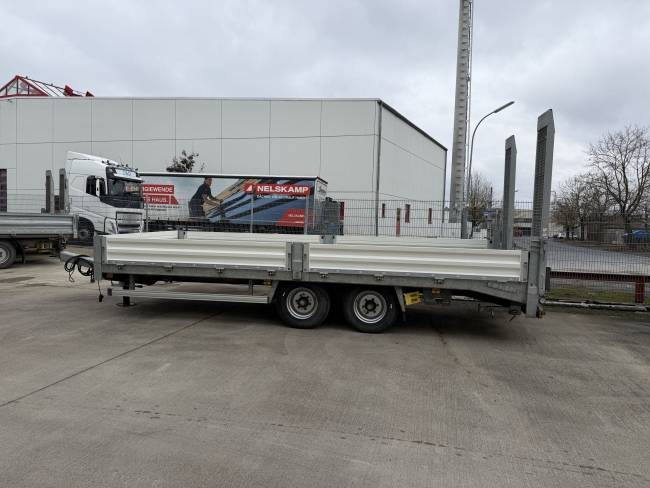 ANDERE TT Tandemtieflader, hydr. Rampen, wenig Benutzt