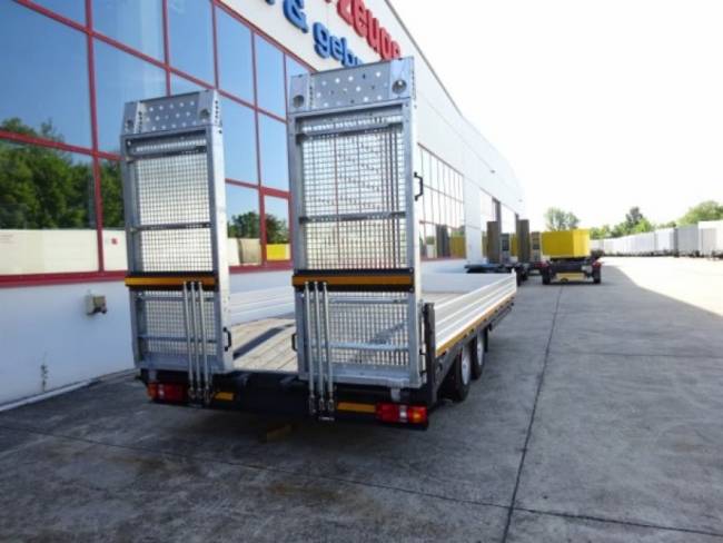 Möslein TTT 11 5,2 BR Weiß Neuer Tandemtieflader mit Breiten Rampen