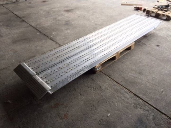 ANDERE  NEU Auffahrrampen, Alurampen,
Verladerampen, 8 to Länge 3,25m