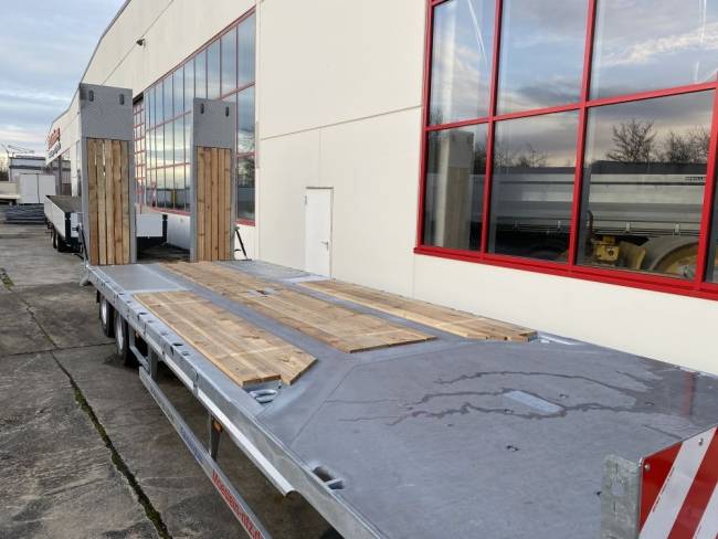 Möslein T 3-9,20 F Blatt 3 Achs Tieflader mit gerader Ladefläche 9 m, Neufahrzeug