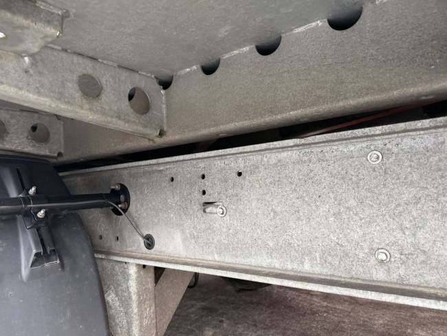 ANDERE 18 t 18 t Tandemkipper- Tieflader, wenig Benutzt, Breitbereifung