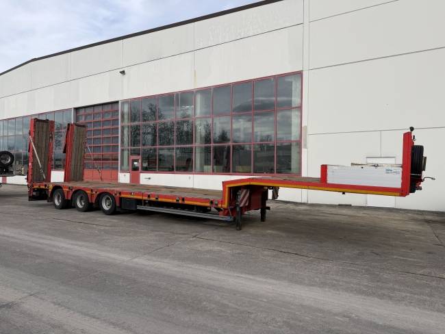 Kaessbohrer LB3E 3 Achs Satteltieflader, komplett überfahrbar