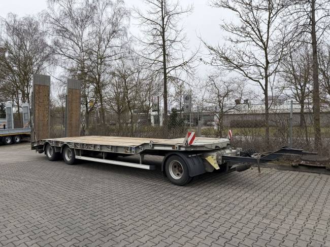 HUMBAUR HTD 30 3 Achs Tiefladeranhänger, Wenig Benutzt