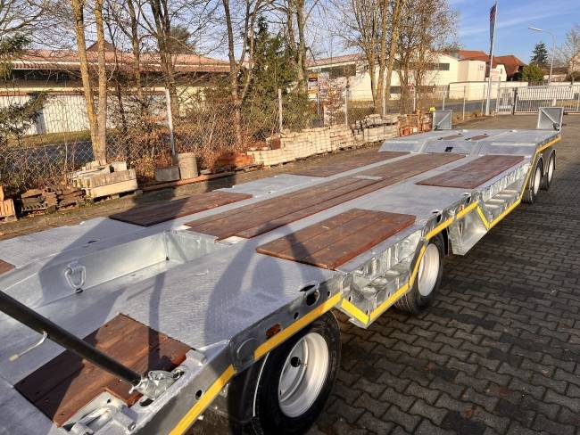 Möslein T 4 VB F R neuer 4 Achs Tieflader + Radmulden
