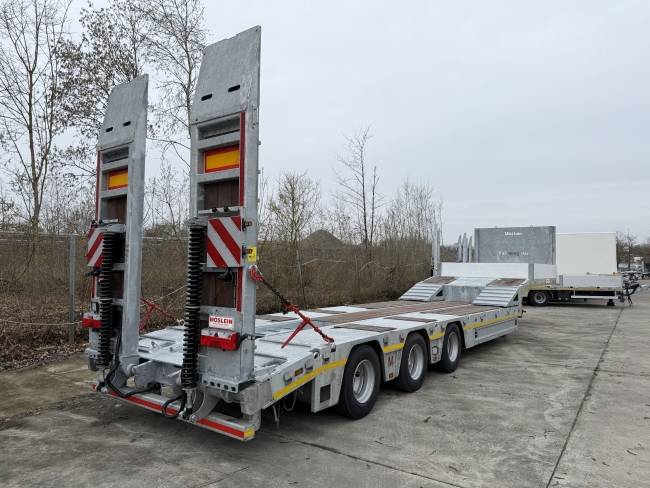 Möslein ST 3 3 Achs Satteltieflader neu